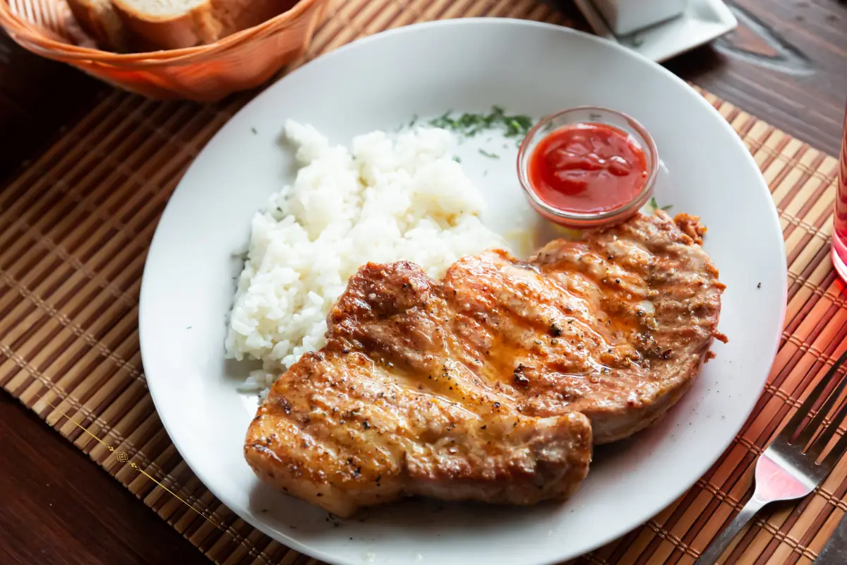 Escalope ao molho madeira, rápido e saboroso.