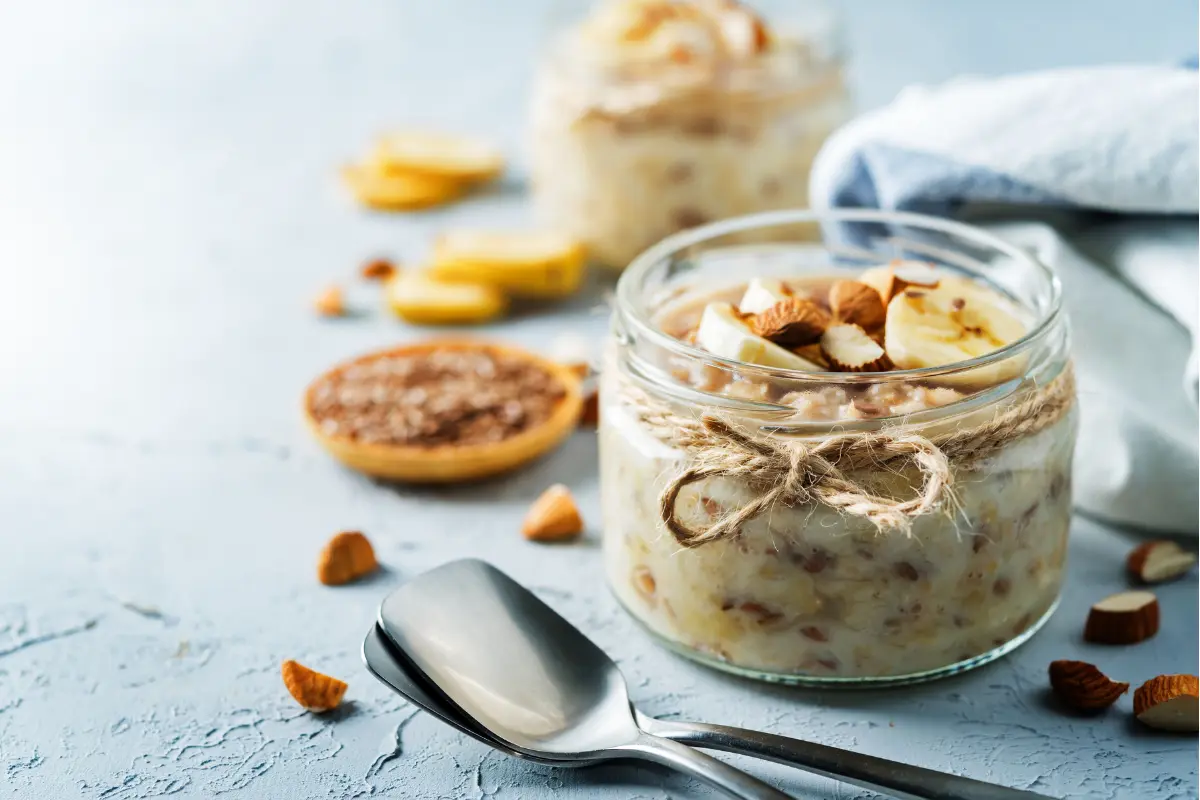 Aveia com banana e canela.