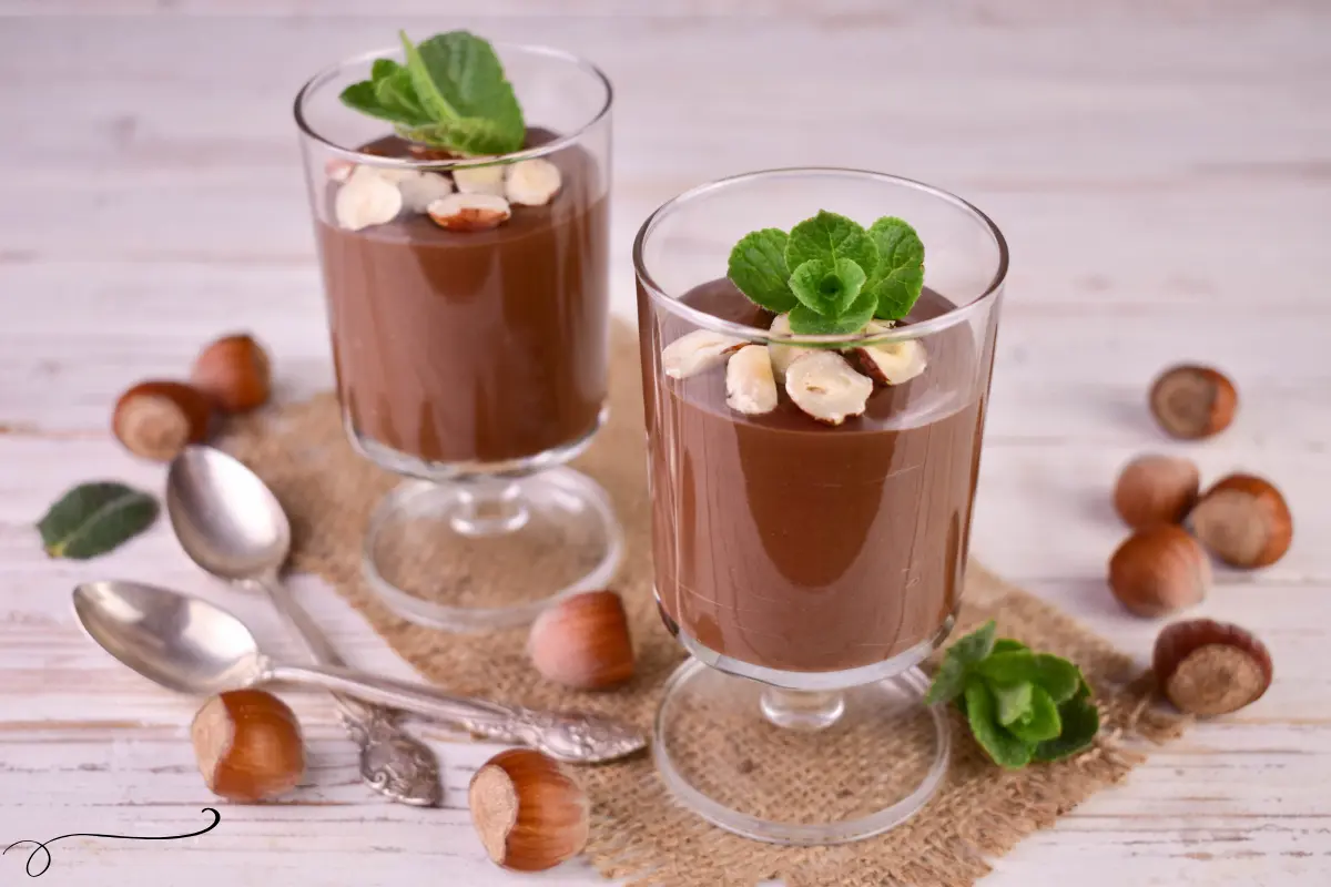 Uma musse de chocolate, cremosa e delicioso.
