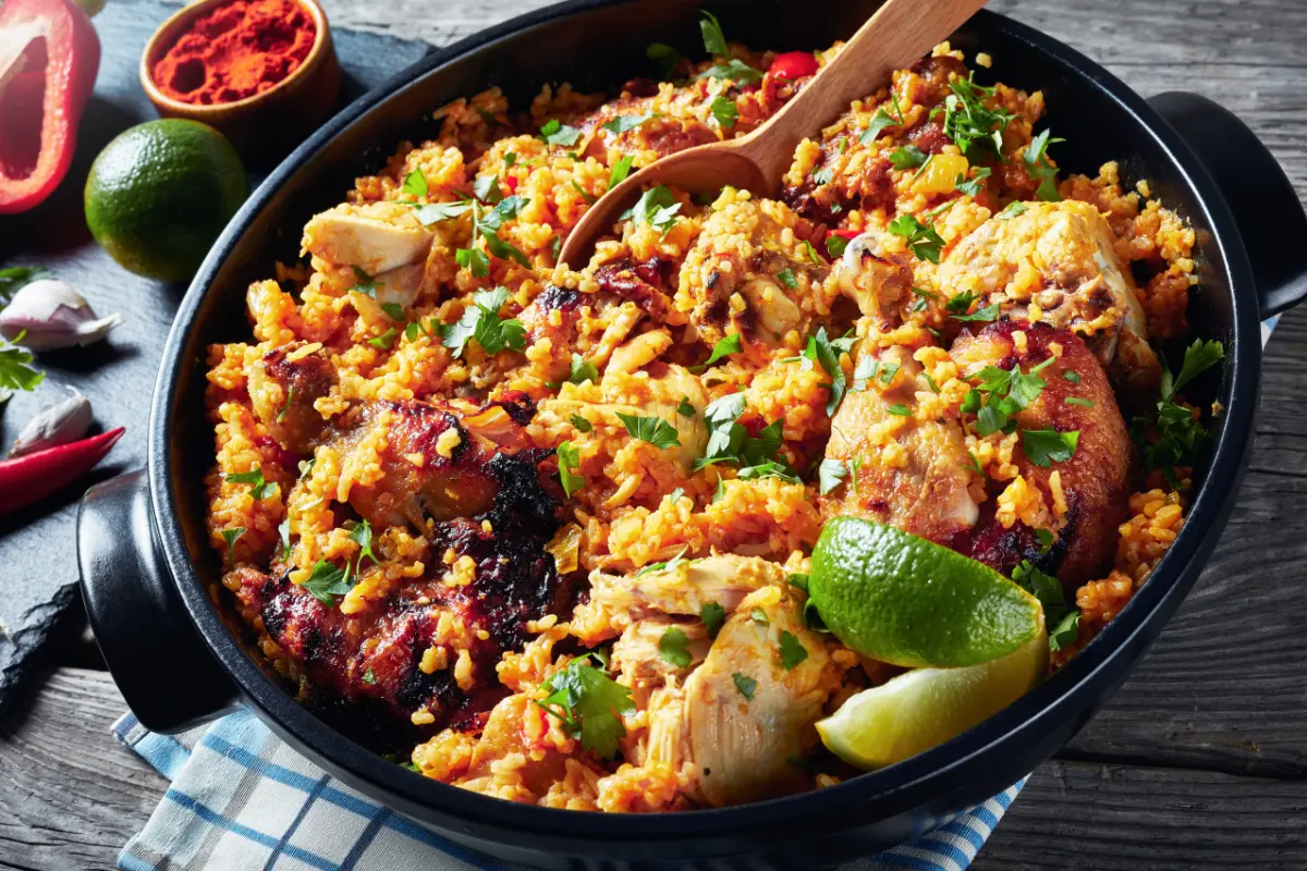 Arroz de Couve-Flor com Frango e Legumes.