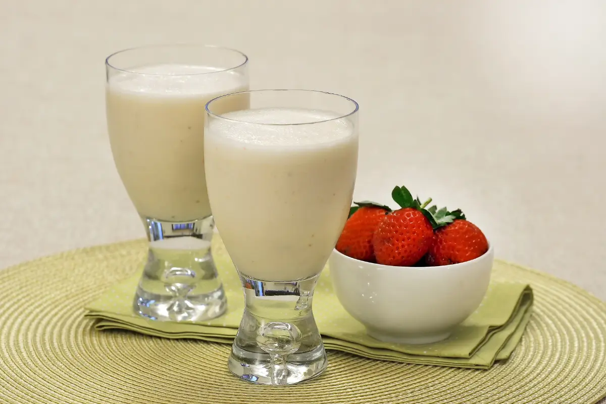 Morangos com Creme de Leite.