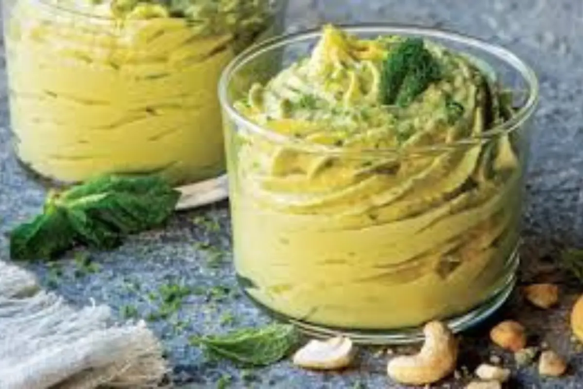 Mousse de Abacate com Limão.