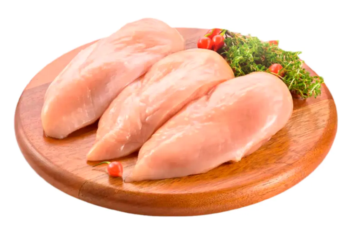 Recheando o filé de frango com espinafre e queijo.