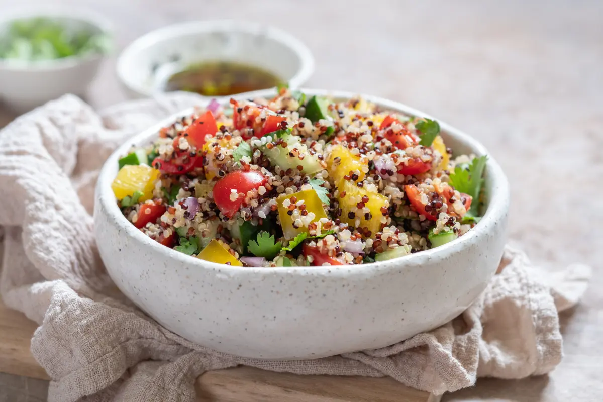 Salada de Quinoa com Legumes.