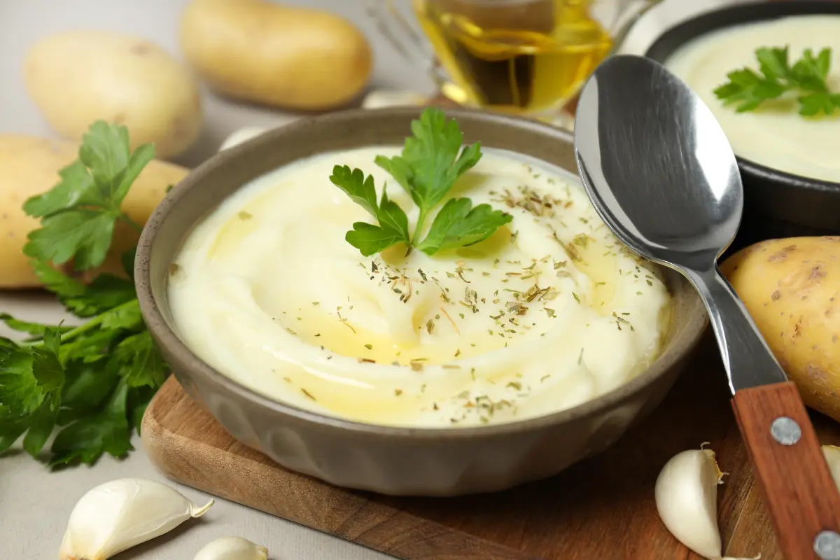Jantar rápido com poucos ingredientes: Aprenda a preparar um creme irresistível em 3 passos!