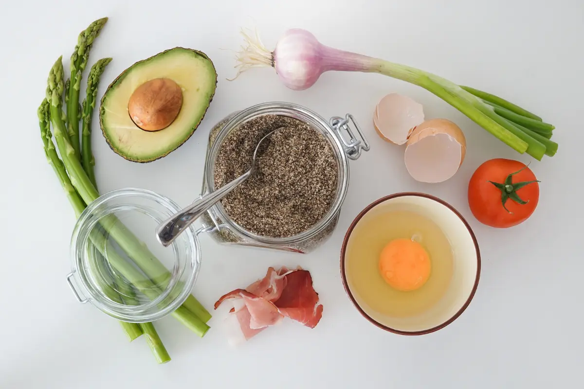 Ingredientes frescos para um lanche saudável e saboroso.