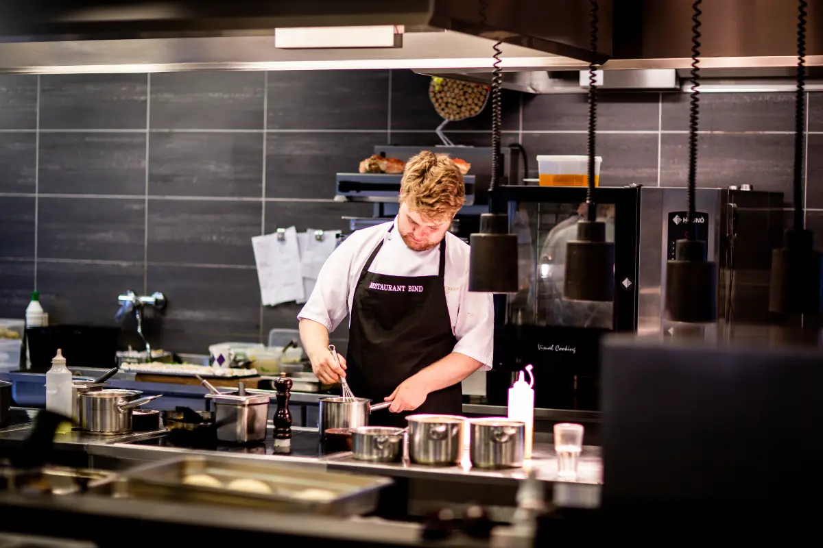 Utensílios especializados garantem praticidade e eficiência na cozinha.