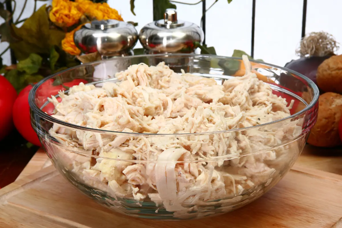 Ingredientes frescos são a base de um almoço simples e delicioso.